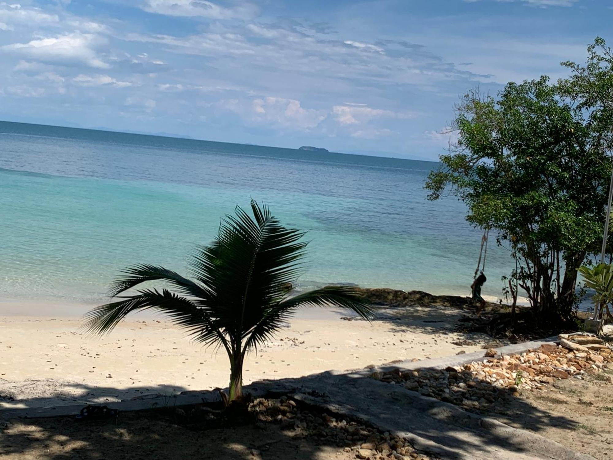 Hotel ลุงดำฮัทบีช Koh Samet Exterior foto