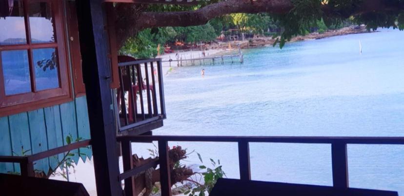 Hotel ลุงดำฮัทบีช Koh Samet Exterior foto